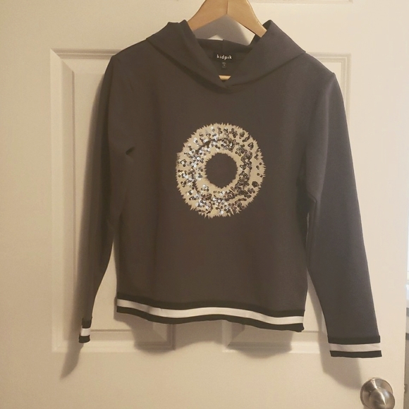 KIDPIK Christmas Sweater - Picture 1 of 7